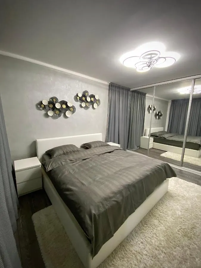 Forever Friday Apartment Cosmopolis Cretuleasca
